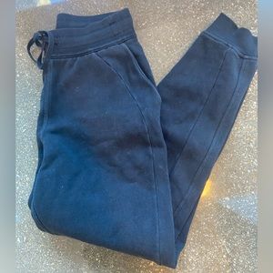 Lululemon joggers size 4